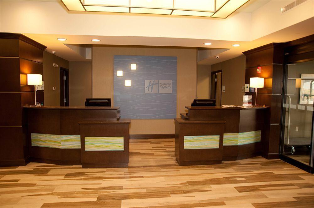 Holiday Inn Express And Suites Schulenburg By Ihg Exterior photo